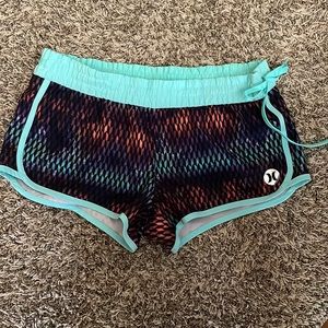 Hurley women’s board shorts, nwot